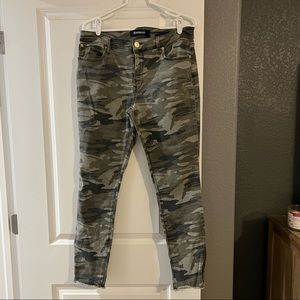 Women’s Express camo jeggings 12 Long